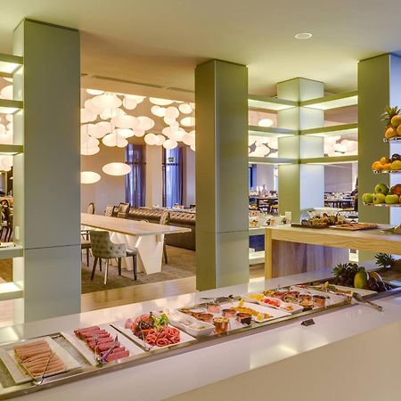 Protea Hotel Fire & Ice! By Marriott Pretoria Menlyn Bagian luar foto