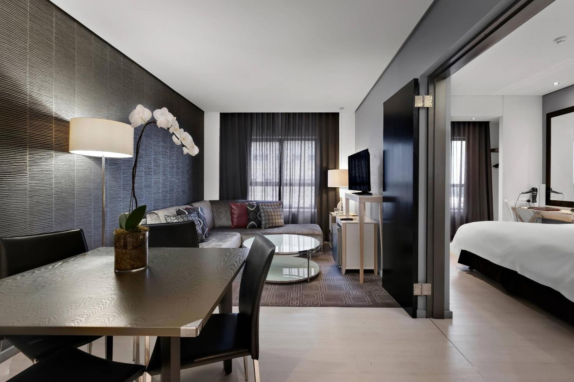 Protea Hotel Fire & Ice! By Marriott Pretoria Menlyn Bagian luar foto
