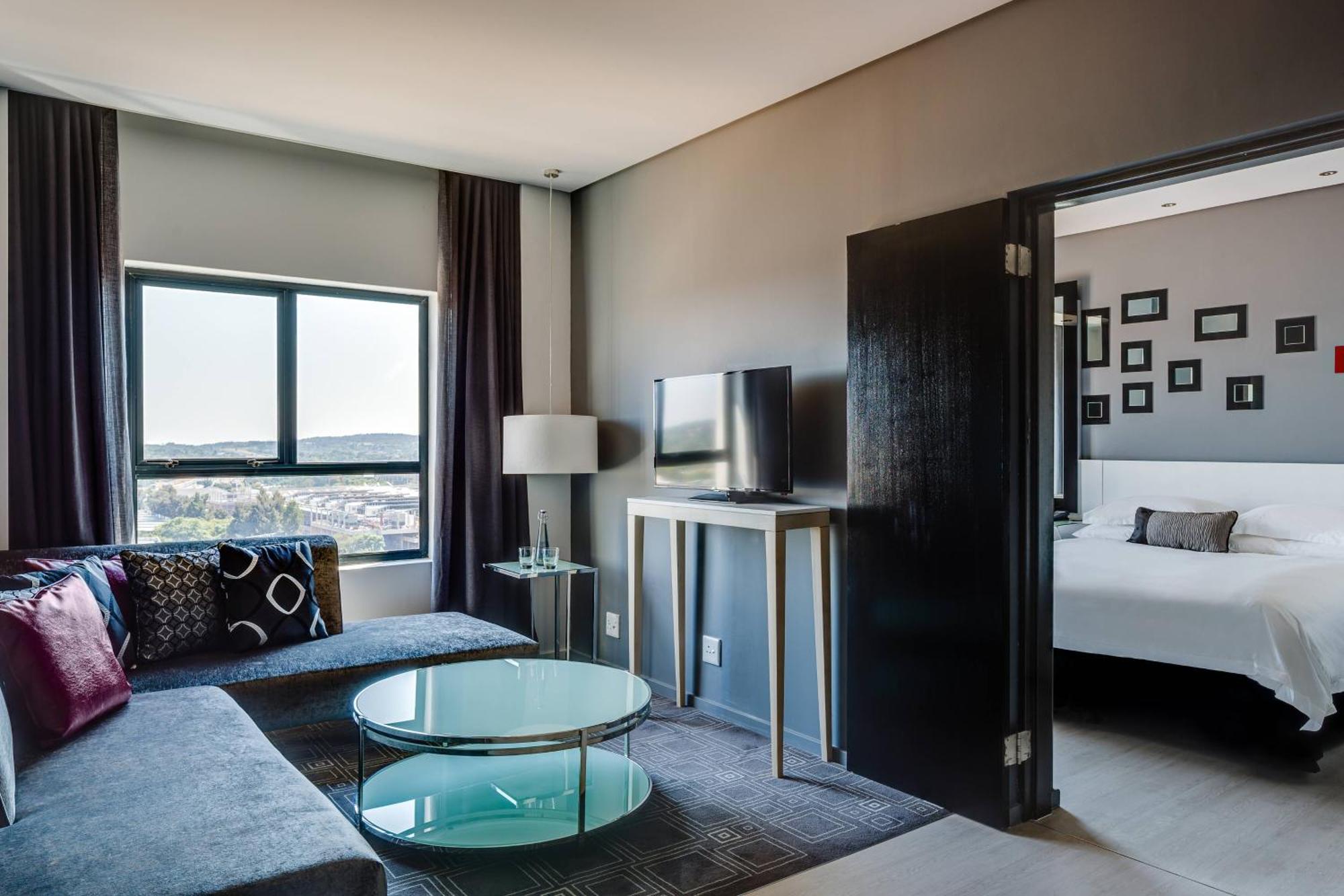 Protea Hotel Fire & Ice! By Marriott Pretoria Menlyn Bagian luar foto